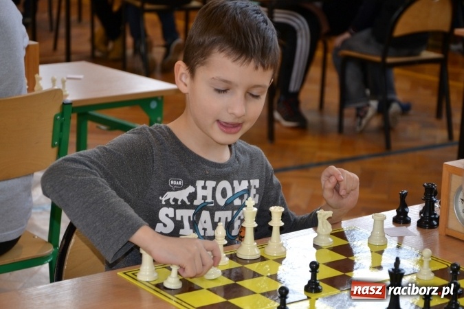 Zdjęcie w galerii na portalu naszraciborz.pl: VIII Międzynarodowy Turniej Szachowy w ZSO w Tworkowie wiadomości z regionu