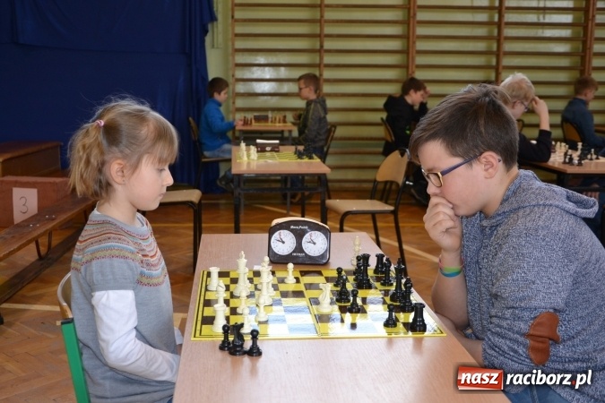 Zdjęcie w galerii na portalu naszraciborz.pl: VIII Międzynarodowy Turniej Szachowy w ZSO w Tworkowie wiadomości z regionu