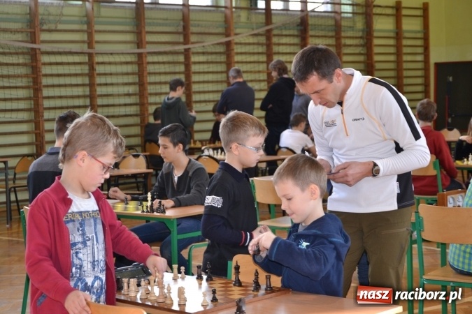 Zdjęcie w galerii na portalu naszraciborz.pl: VIII Międzynarodowy Turniej Szachowy w ZSO w Tworkowie wiadomości z regionu