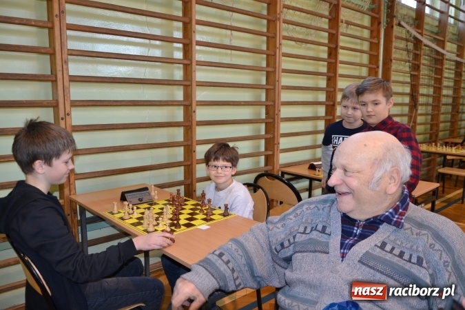 Zdjęcie w galerii na portalu naszraciborz.pl: VIII Międzynarodowy Turniej Szachowy w ZSO w Tworkowie wiadomości z regionu