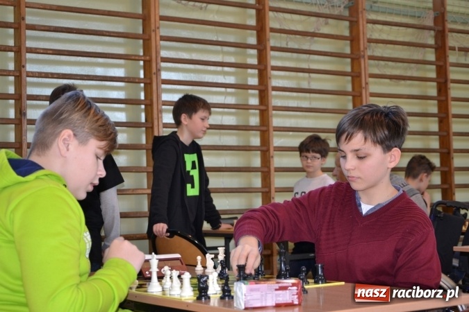 Zdjęcie w galerii na portalu naszraciborz.pl: VIII Międzynarodowy Turniej Szachowy w ZSO w Tworkowie wiadomości z regionu