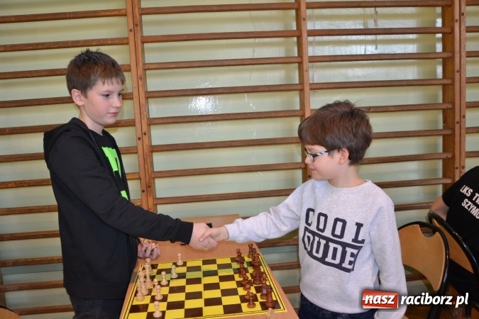 Zdjęcie w galerii na portalu naszraciborz.pl: VIII Międzynarodowy Turniej Szachowy w ZSO w Tworkowie wiadomości z regionu