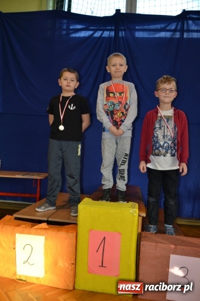 Zdjęcie w galerii na portalu naszraciborz.pl: VIII Międzynarodowy Turniej Szachowy w ZSO w Tworkowie wiadomości z regionu