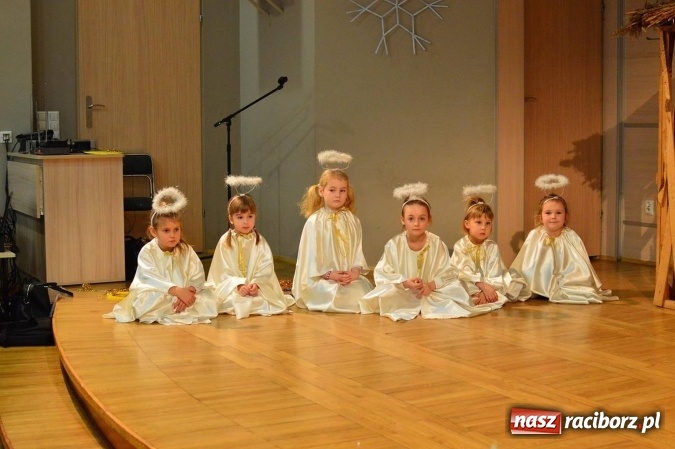 Zdjęcie w galerii na portalu naszraciborz.pl: Dzień Babci i Dziadka w bieńkowickim przedszkolu  wiadomości z regionu