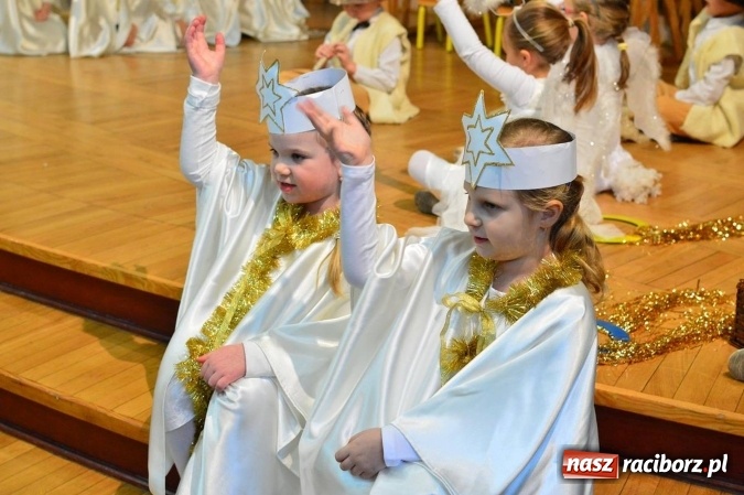 Zdjęcie w galerii na portalu naszraciborz.pl: Dzień Babci i Dziadka w bieńkowickim przedszkolu  wiadomości z regionu