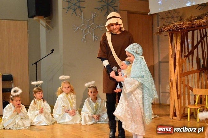 Zdjęcie w galerii na portalu naszraciborz.pl: Dzień Babci i Dziadka w bieńkowickim przedszkolu  wiadomości z regionu