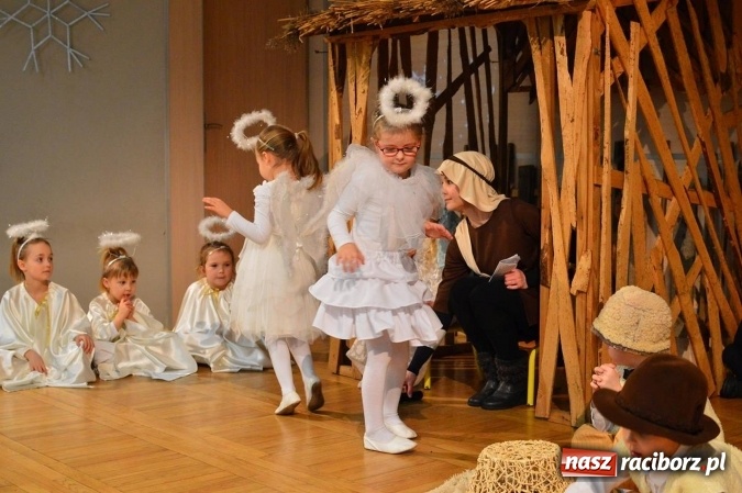 Zdjęcie w galerii na portalu naszraciborz.pl: Dzień Babci i Dziadka w bieńkowickim przedszkolu  wiadomości z regionu