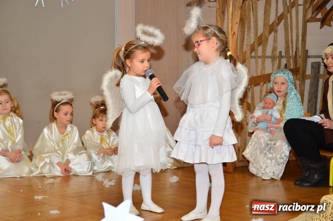 Zdjęcie w galerii na portalu naszraciborz.pl: Dzień Babci i Dziadka w bieńkowickim przedszkolu  wiadomości z regionu