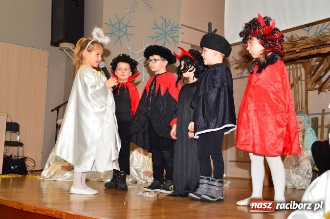 Zdjęcie w galerii na portalu naszraciborz.pl: Dzień Babci i Dziadka w bieńkowickim przedszkolu  wiadomości z regionu