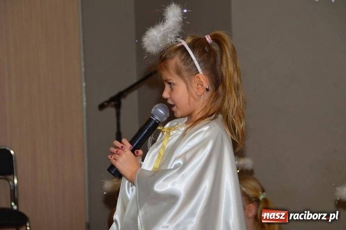 Zdjęcie w galerii na portalu naszraciborz.pl: Dzień Babci i Dziadka w bieńkowickim przedszkolu  wiadomości z regionu