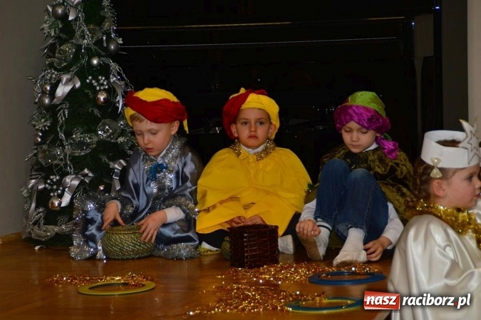 Zdjęcie w galerii na portalu naszraciborz.pl: Dzień Babci i Dziadka w bieńkowickim przedszkolu  wiadomości z regionu