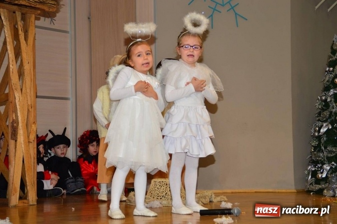 Zdjęcie w galerii na portalu naszraciborz.pl: Dzień Babci i Dziadka w bieńkowickim przedszkolu  wiadomości z regionu