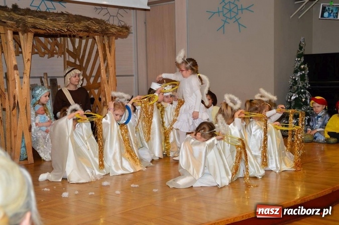 Zdjęcie w galerii na portalu naszraciborz.pl: Dzień Babci i Dziadka w bieńkowickim przedszkolu  wiadomości z regionu