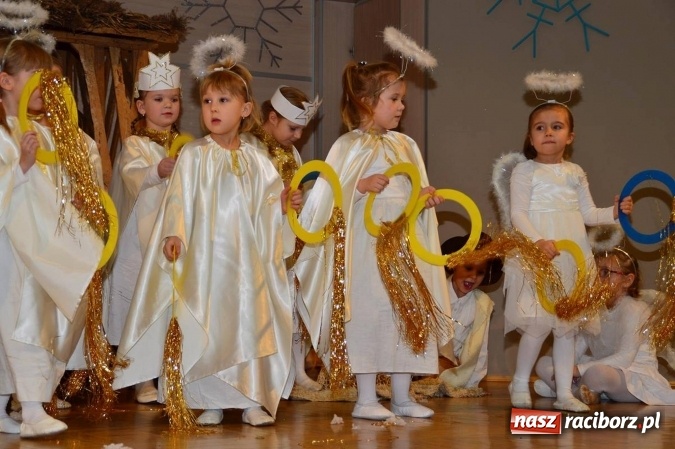 Zdjęcie w galerii na portalu naszraciborz.pl: Dzień Babci i Dziadka w bieńkowickim przedszkolu  wiadomości z regionu