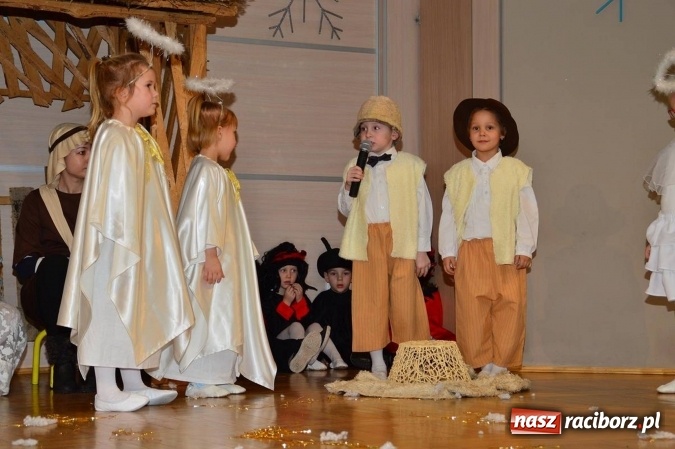 Zdjęcie w galerii na portalu naszraciborz.pl: Dzień Babci i Dziadka w bieńkowickim przedszkolu  wiadomości z regionu