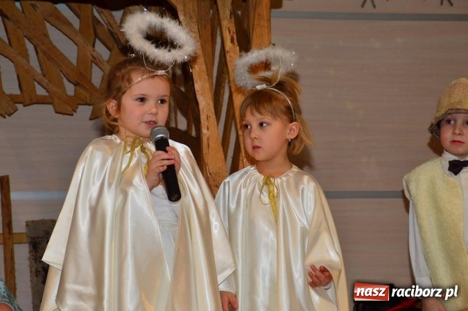 Zdjęcie w galerii na portalu naszraciborz.pl: Dzień Babci i Dziadka w bieńkowickim przedszkolu  wiadomości z regionu