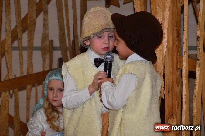 Zdjęcie w galerii na portalu naszraciborz.pl: Dzień Babci i Dziadka w bieńkowickim przedszkolu  wiadomości z regionu