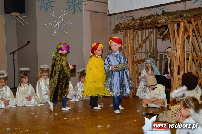 Zdjęcie w galerii na portalu naszraciborz.pl: Dzień Babci i Dziadka w bieńkowickim przedszkolu  wiadomości z regionu