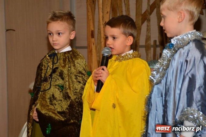 Zdjęcie w galerii na portalu naszraciborz.pl: Dzień Babci i Dziadka w bieńkowickim przedszkolu  wiadomości z regionu