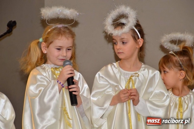 Zdjęcie w galerii na portalu naszraciborz.pl: Dzień Babci i Dziadka w bieńkowickim przedszkolu  wiadomości z regionu