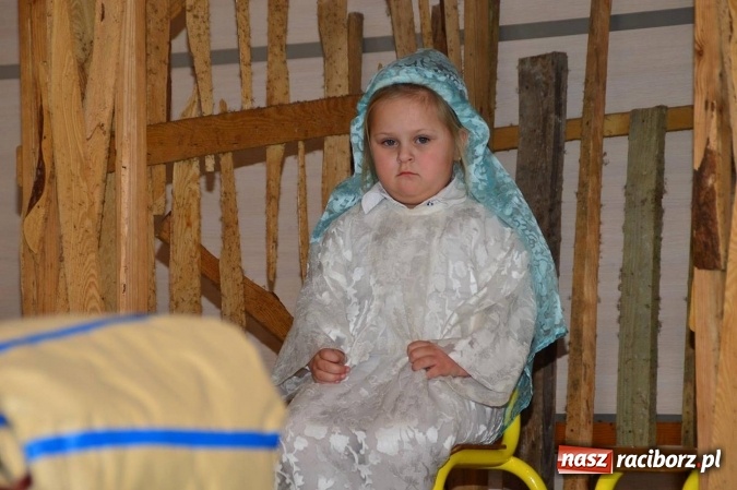 Zdjęcie w galerii na portalu naszraciborz.pl: Dzień Babci i Dziadka w bieńkowickim przedszkolu  wiadomości z regionu