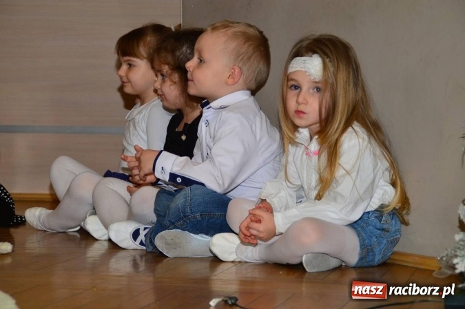 Zdjęcie w galerii na portalu naszraciborz.pl: Dzień Babci i Dziadka w bieńkowickim przedszkolu  wiadomości z regionu