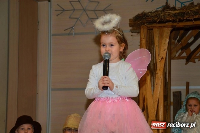 Zdjęcie w galerii na portalu naszraciborz.pl: Dzień Babci i Dziadka w bieńkowickim przedszkolu  wiadomości z regionu