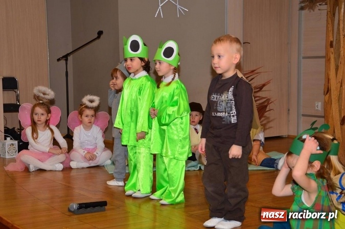 Zdjęcie w galerii na portalu naszraciborz.pl: Dzień Babci i Dziadka w bieńkowickim przedszkolu  wiadomości z regionu