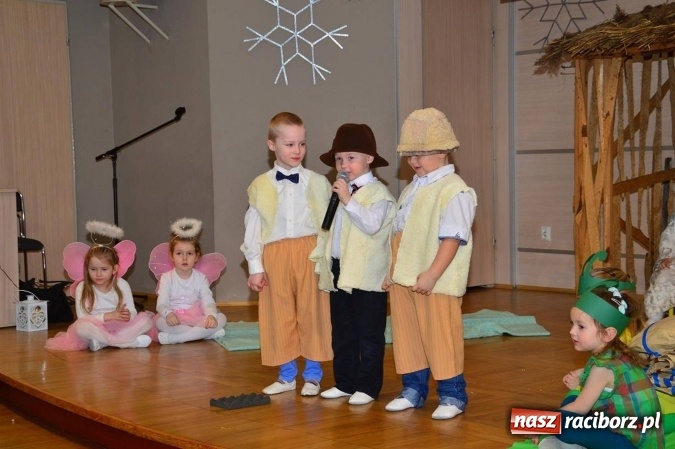 Zdjęcie w galerii na portalu naszraciborz.pl: Dzień Babci i Dziadka w bieńkowickim przedszkolu  wiadomości z regionu