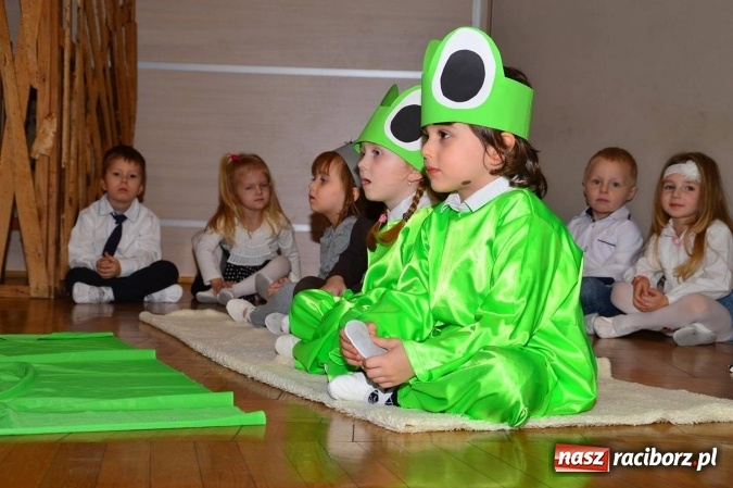 Zdjęcie w galerii na portalu naszraciborz.pl: Dzień Babci i Dziadka w bieńkowickim przedszkolu  wiadomości z regionu