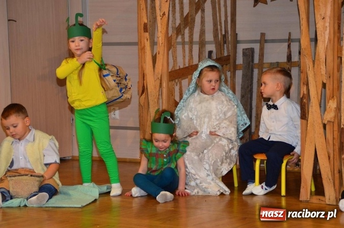 Zdjęcie w galerii na portalu naszraciborz.pl: Dzień Babci i Dziadka w bieńkowickim przedszkolu  wiadomości z regionu