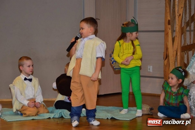 Zdjęcie w galerii na portalu naszraciborz.pl: Dzień Babci i Dziadka w bieńkowickim przedszkolu  wiadomości z regionu