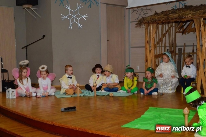 Zdjęcie w galerii na portalu naszraciborz.pl: Dzień Babci i Dziadka w bieńkowickim przedszkolu  wiadomości z regionu