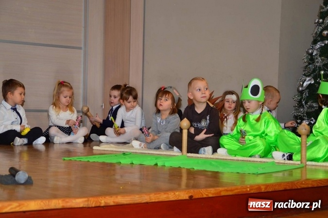 Zdjęcie w galerii na portalu naszraciborz.pl: Dzień Babci i Dziadka w bieńkowickim przedszkolu  wiadomości z regionu