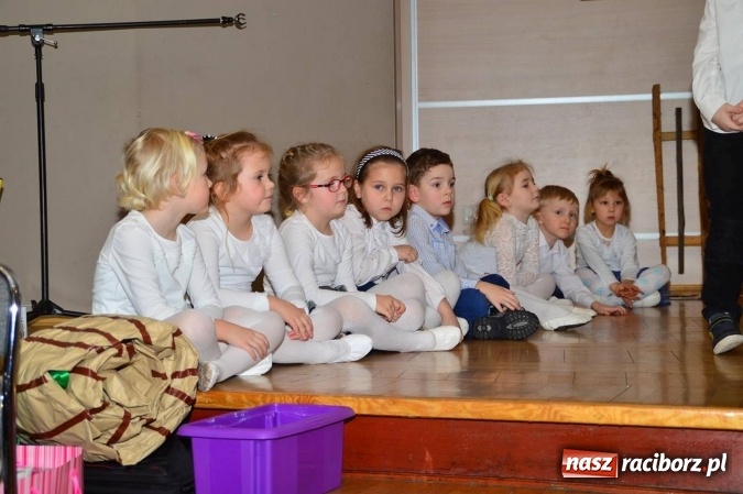 Zdjęcie w galerii na portalu naszraciborz.pl: Dzień Babci i Dziadka w bieńkowickim przedszkolu  wiadomości z regionu