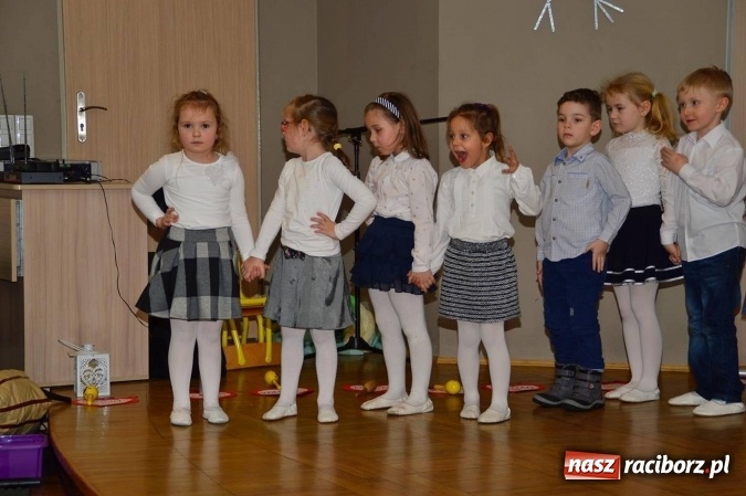 Zdjęcie w galerii na portalu naszraciborz.pl: Dzień Babci i Dziadka w bieńkowickim przedszkolu  wiadomości z regionu