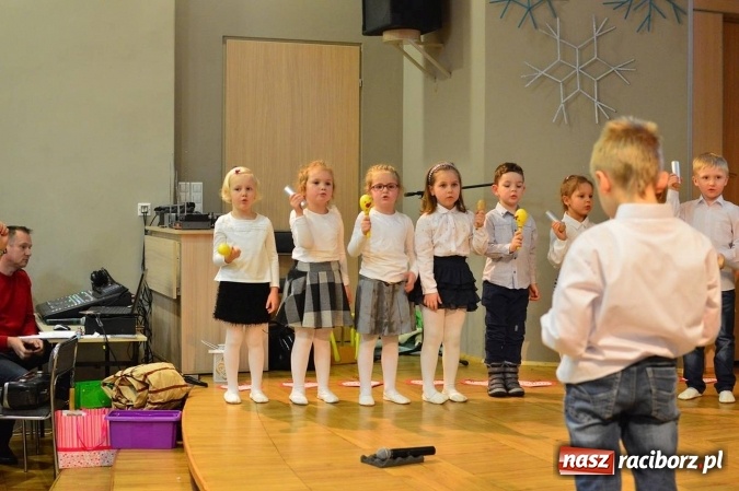 Zdjęcie w galerii na portalu naszraciborz.pl: Dzień Babci i Dziadka w bieńkowickim przedszkolu  wiadomości z regionu