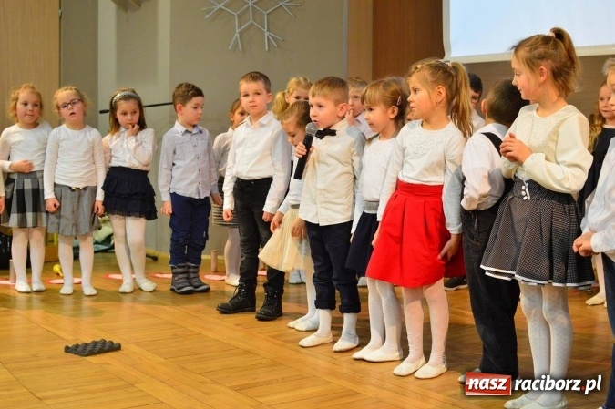 Zdjęcie w galerii na portalu naszraciborz.pl: Dzień Babci i Dziadka w bieńkowickim przedszkolu  wiadomości z regionu
