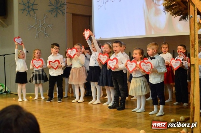 Zdjęcie w galerii na portalu naszraciborz.pl: Dzień Babci i Dziadka w bieńkowickim przedszkolu  wiadomości z regionu