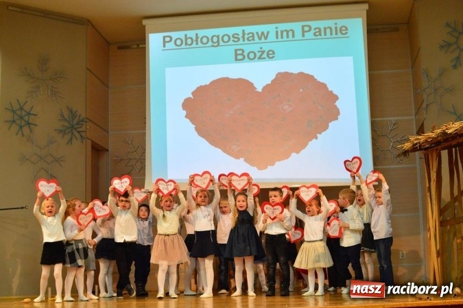 Zdjęcie w galerii na portalu naszraciborz.pl: Dzień Babci i Dziadka w bieńkowickim przedszkolu  wiadomości z regionu