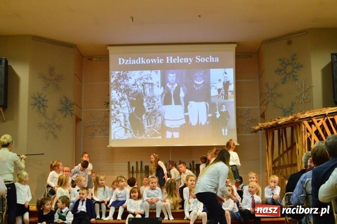 Zdjęcie w galerii na portalu naszraciborz.pl: Dzień Babci i Dziadka w bieńkowickim przedszkolu  wiadomości z regionu