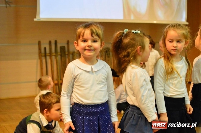 Zdjęcie w galerii na portalu naszraciborz.pl: Dzień Babci i Dziadka w bieńkowickim przedszkolu  wiadomości z regionu