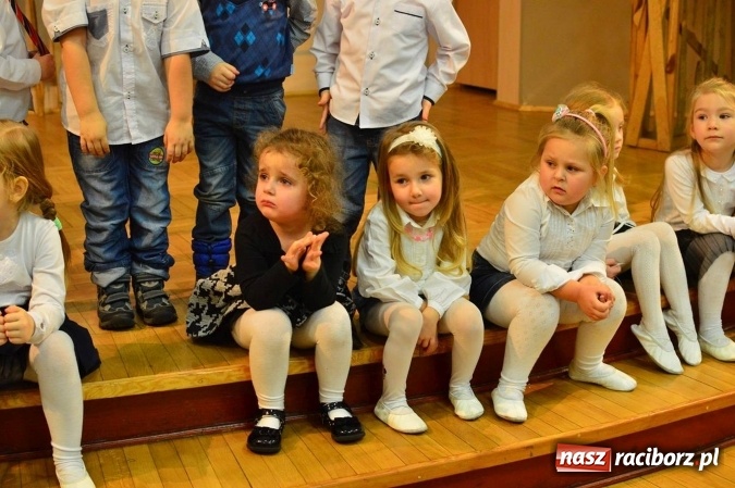 Zdjęcie w galerii na portalu naszraciborz.pl: Dzień Babci i Dziadka w bieńkowickim przedszkolu  wiadomości z regionu