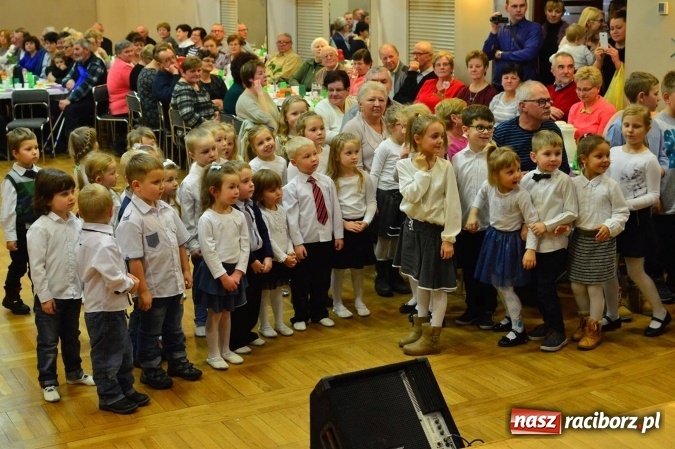 Zdjęcie w galerii na portalu naszraciborz.pl: Dzień Babci i Dziadka w bieńkowickim przedszkolu  wiadomości z regionu