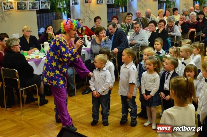 Zdjęcie w galerii na portalu naszraciborz.pl: Dzień Babci i Dziadka w bieńkowickim przedszkolu  wiadomości z regionu