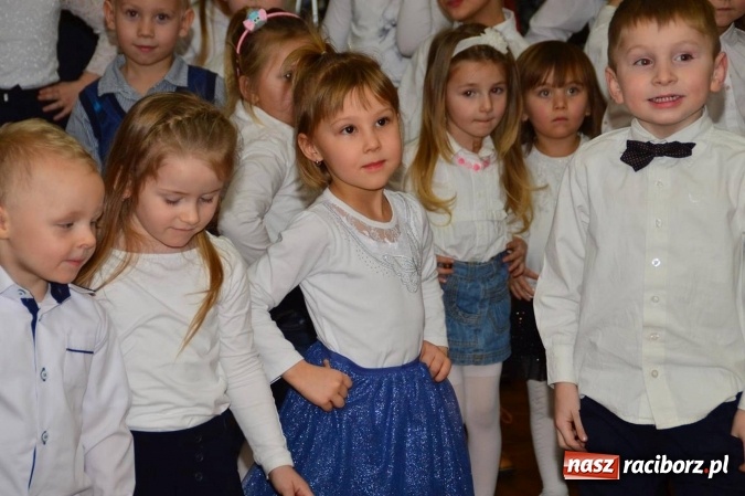 Zdjęcie w galerii na portalu naszraciborz.pl: Dzień Babci i Dziadka w bieńkowickim przedszkolu  wiadomości z regionu