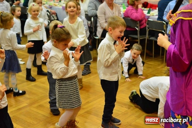 Zdjęcie w galerii na portalu naszraciborz.pl: Dzień Babci i Dziadka w bieńkowickim przedszkolu  wiadomości z regionu