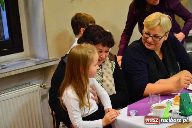 Zdjęcie w galerii na portalu naszraciborz.pl: Dzień Babci i Dziadka w bieńkowickim przedszkolu  wiadomości z regionu