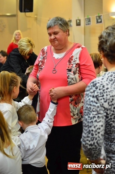 Zdjęcie w galerii na portalu naszraciborz.pl: Dzień Babci i Dziadka w bieńkowickim przedszkolu  wiadomości z regionu