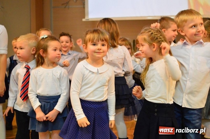 Zdjęcie w galerii na portalu naszraciborz.pl: Dzień Babci i Dziadka w bieńkowickim przedszkolu  wiadomości z regionu